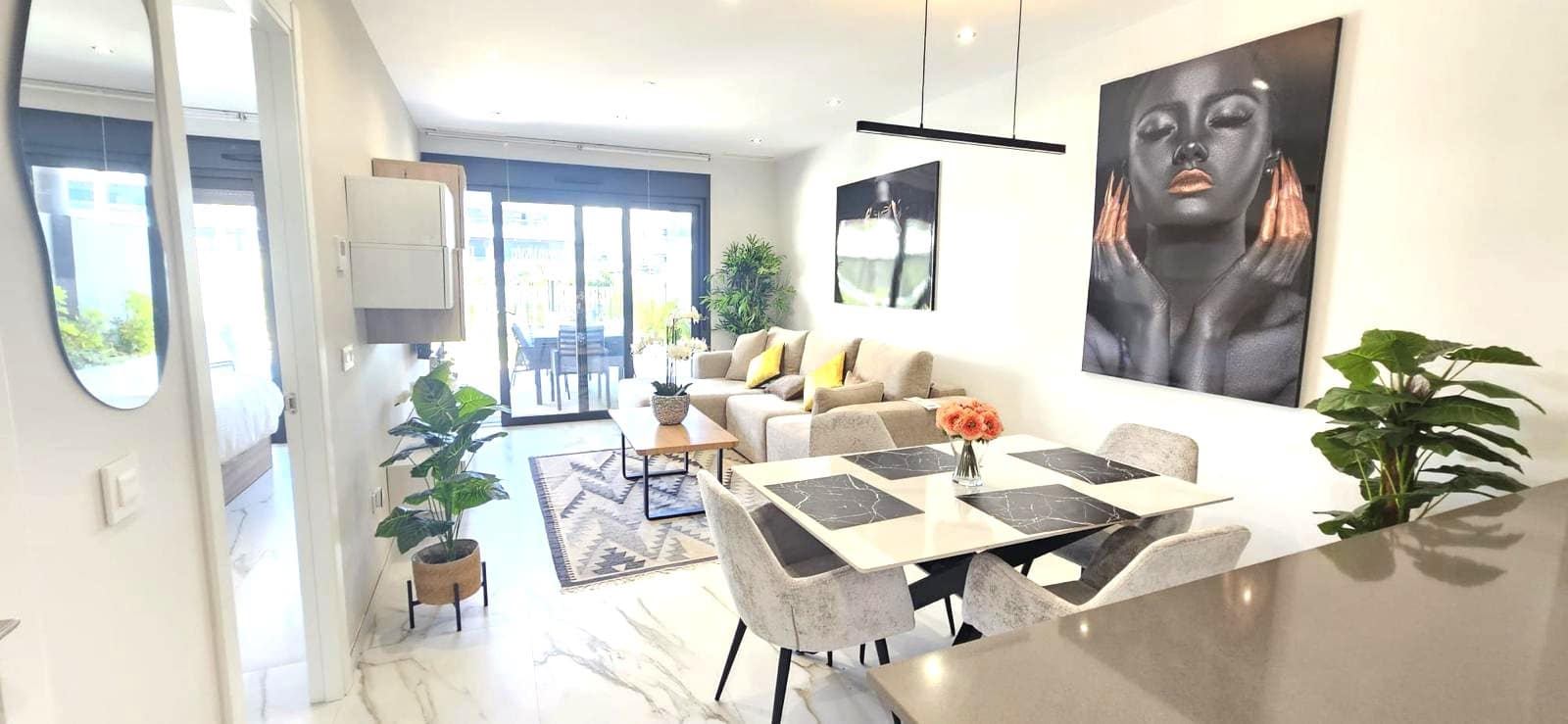 2 slaapkamer Appartement te huur in Torrevieja met zwembad garage - € 2.200 (Ref: 9559442)