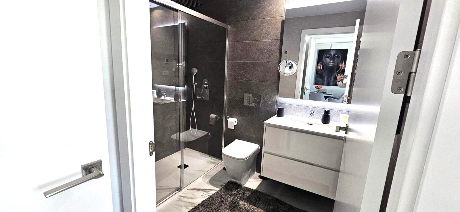 2 slaapkamer Appartement te huur in Torrevieja met zwembad garage - € 2.200 (Ref: 9559442)