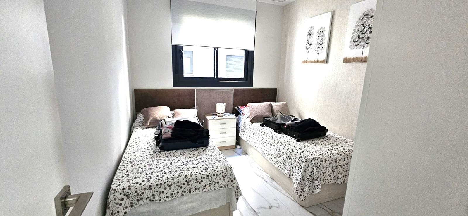 2 slaapkamer Appartement te huur in Torrevieja met zwembad garage - € 2.200 (Ref: 9559442)