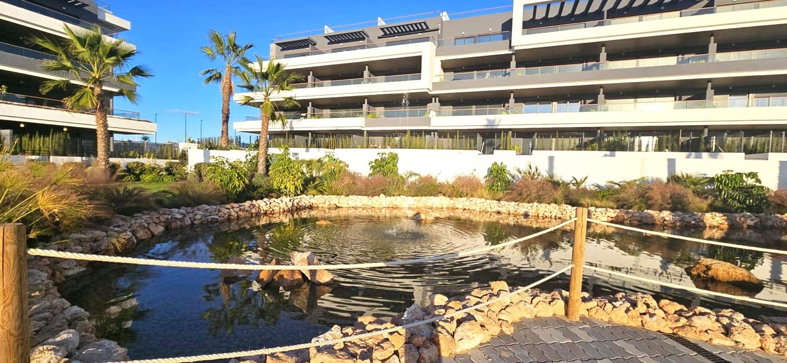 2 slaapkamer Appartement te huur in Torrevieja met zwembad garage - € 2.200 (Ref: 9559442)