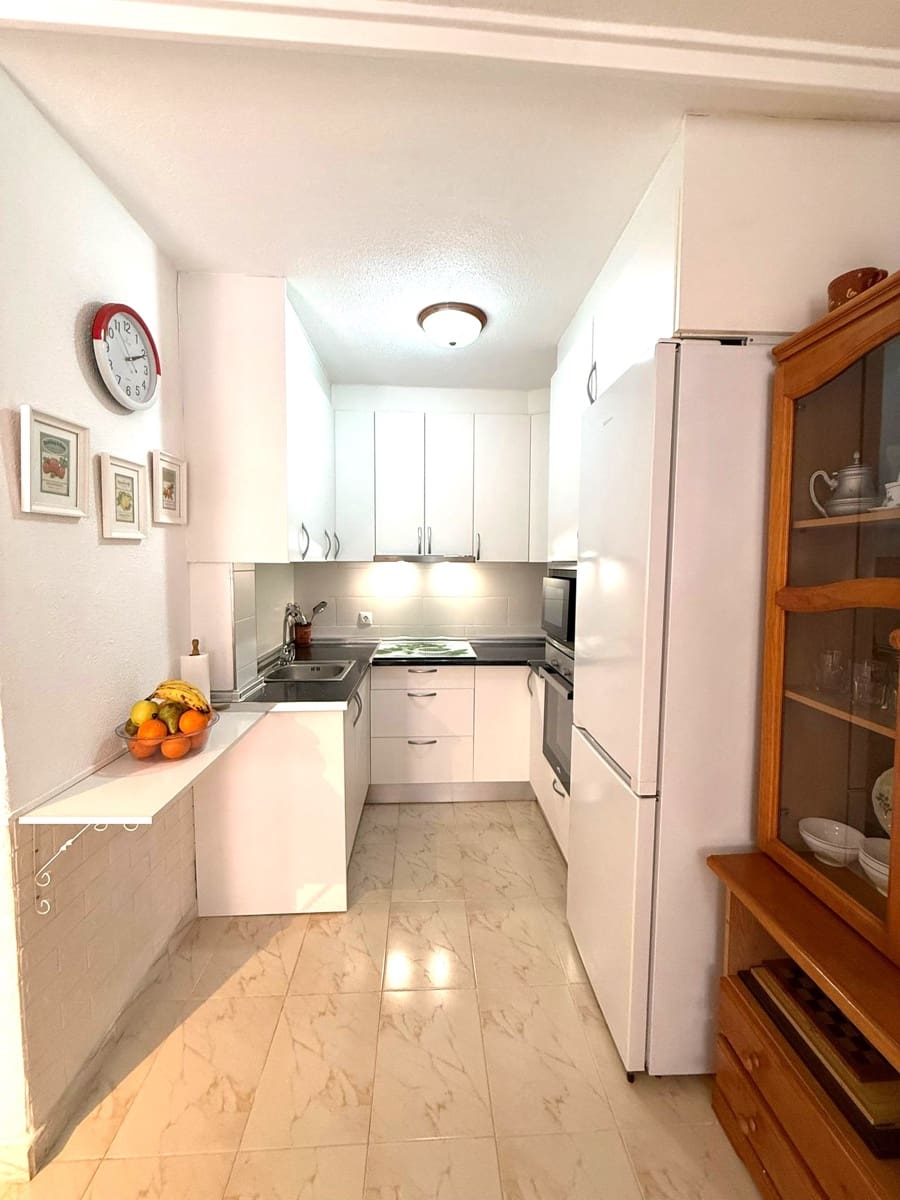 3 bedroom Apartment for sale in Torrevieja - € 210,000 (Ref: 9602992)