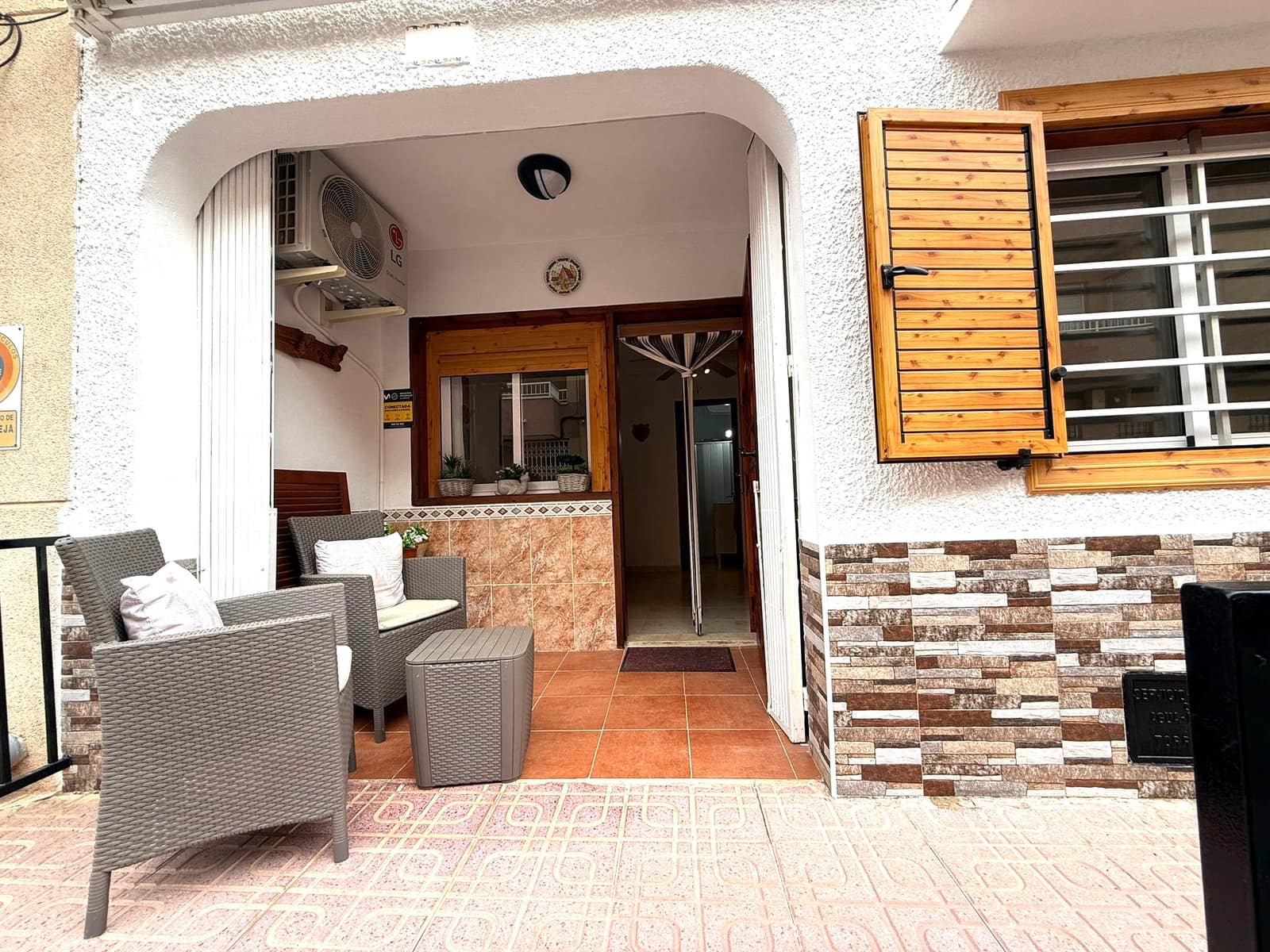 3 bedroom Apartment for sale in Torrevieja - € 210,000 (Ref: 9602992)