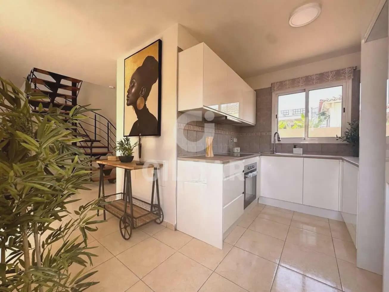 2 chambre Villa/Maison Semi-Mitoyenne à vendre à Arona avec piscine garage - 650 000 € (Ref: 10000961)