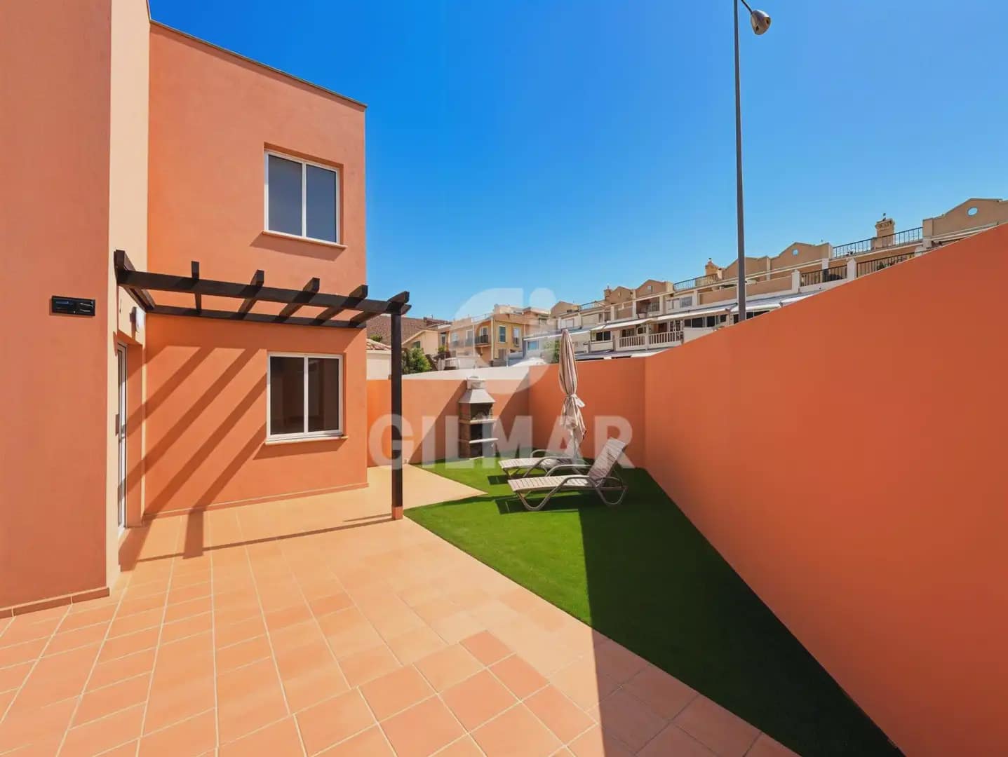 2 chambre Villa/Maison Semi-Mitoyenne à vendre à Arona avec piscine garage - 650 000 € (Ref: 10000961)