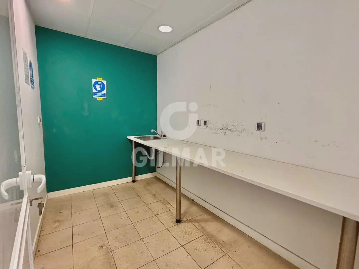 Commercial for sale in Santa Cruz de Tenerife - € 1,003,600 (Ref: 10023369)