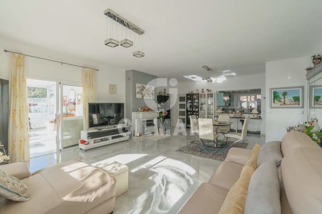 4 sypialnia Willa na sprzedaż w Granadilla de Abona - 630 000 € (Ref: 10023370)
