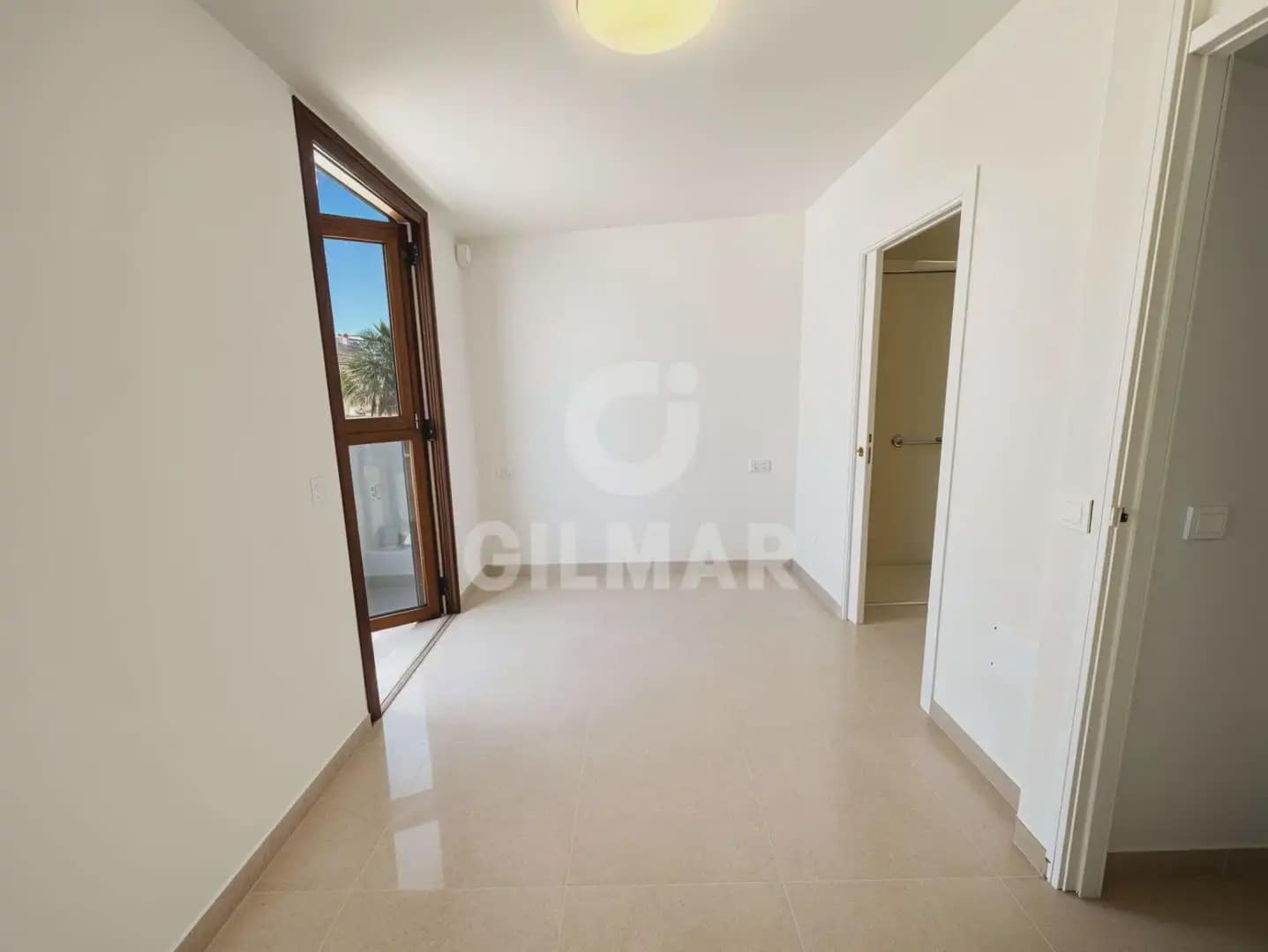 2 slaapkamer Halfvrijstaande villa te huur in Adeje met zwembad garage - € 2.000 (Ref: 10023447)