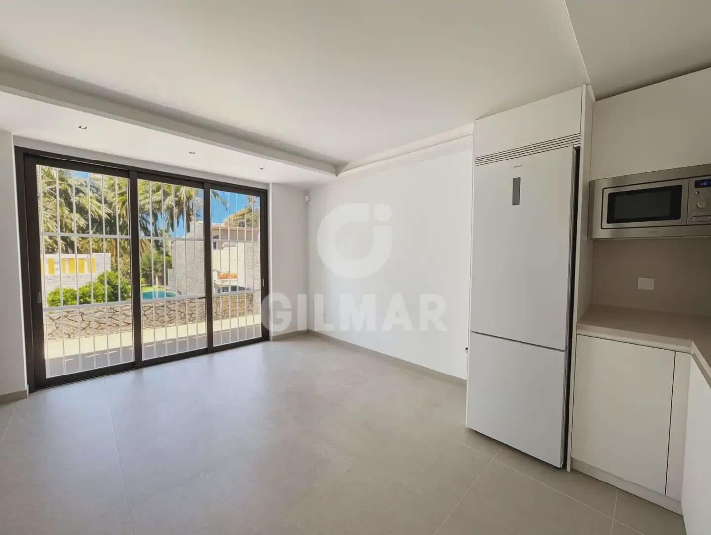 2 slaapkamer Halfvrijstaande villa te huur in Adeje met zwembad garage - € 2.000 (Ref: 10023447)