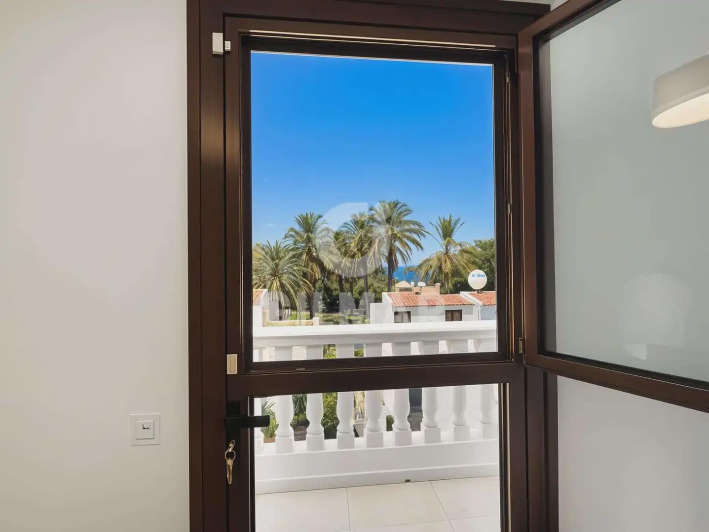 2 slaapkamer Halfvrijstaande villa te huur in Adeje met zwembad garage - € 2.000 (Ref: 10023447)