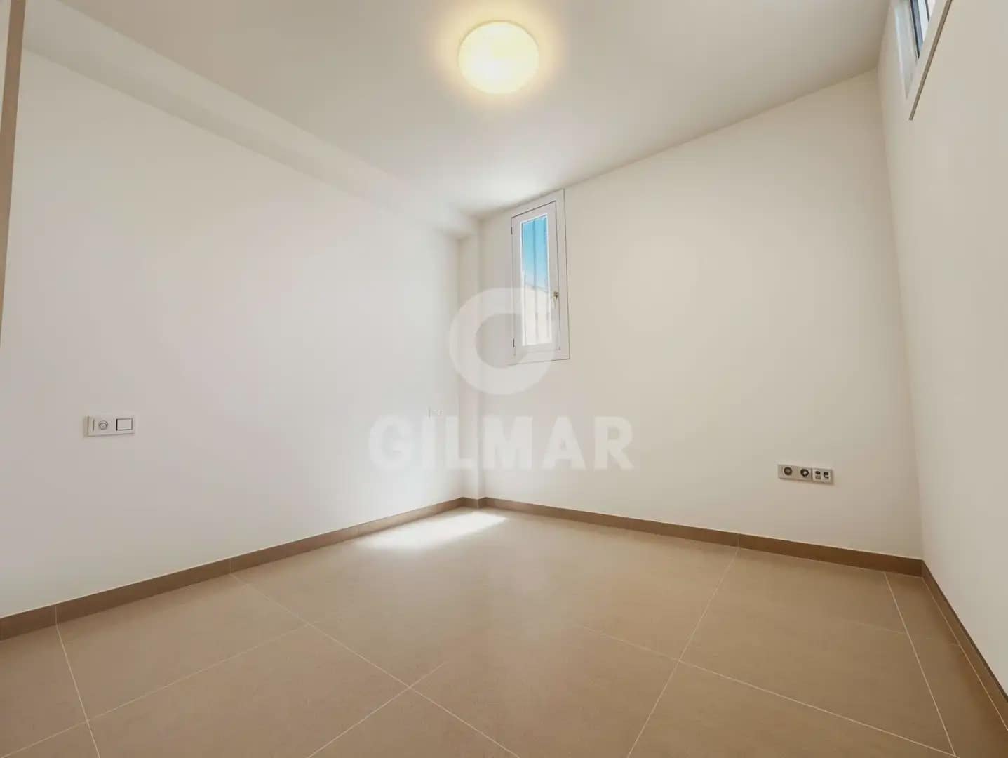 2 slaapkamer Halfvrijstaande villa te huur in Adeje met zwembad garage - € 2.000 (Ref: 10023447)