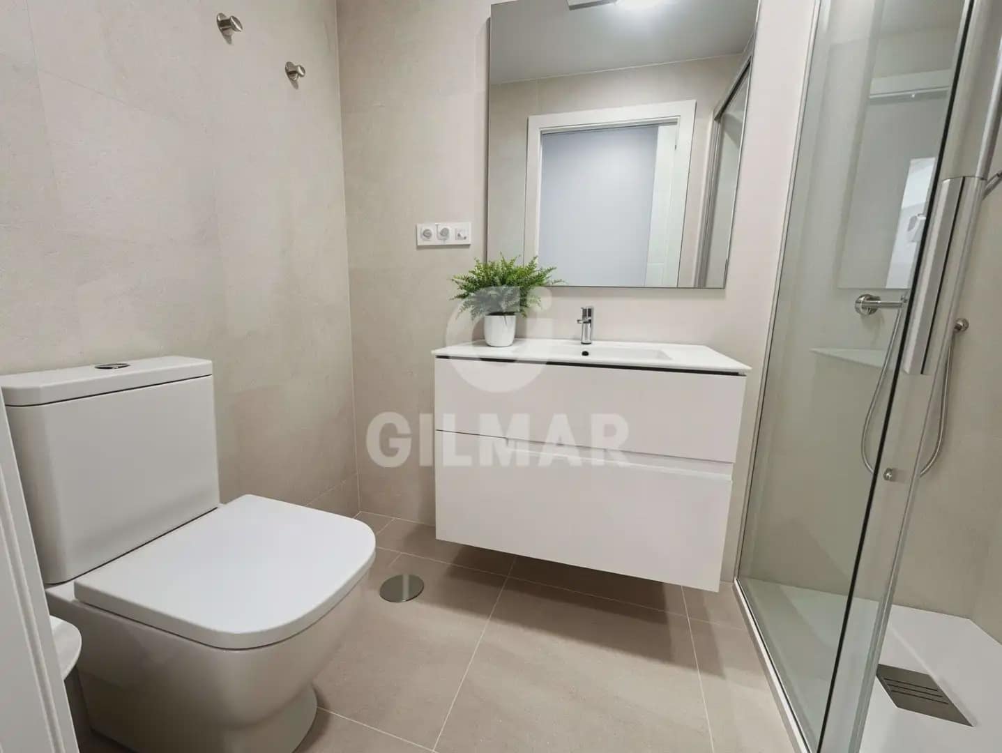 2 slaapkamer Halfvrijstaande villa te huur in Adeje met zwembad garage - € 2.000 (Ref: 10023447)