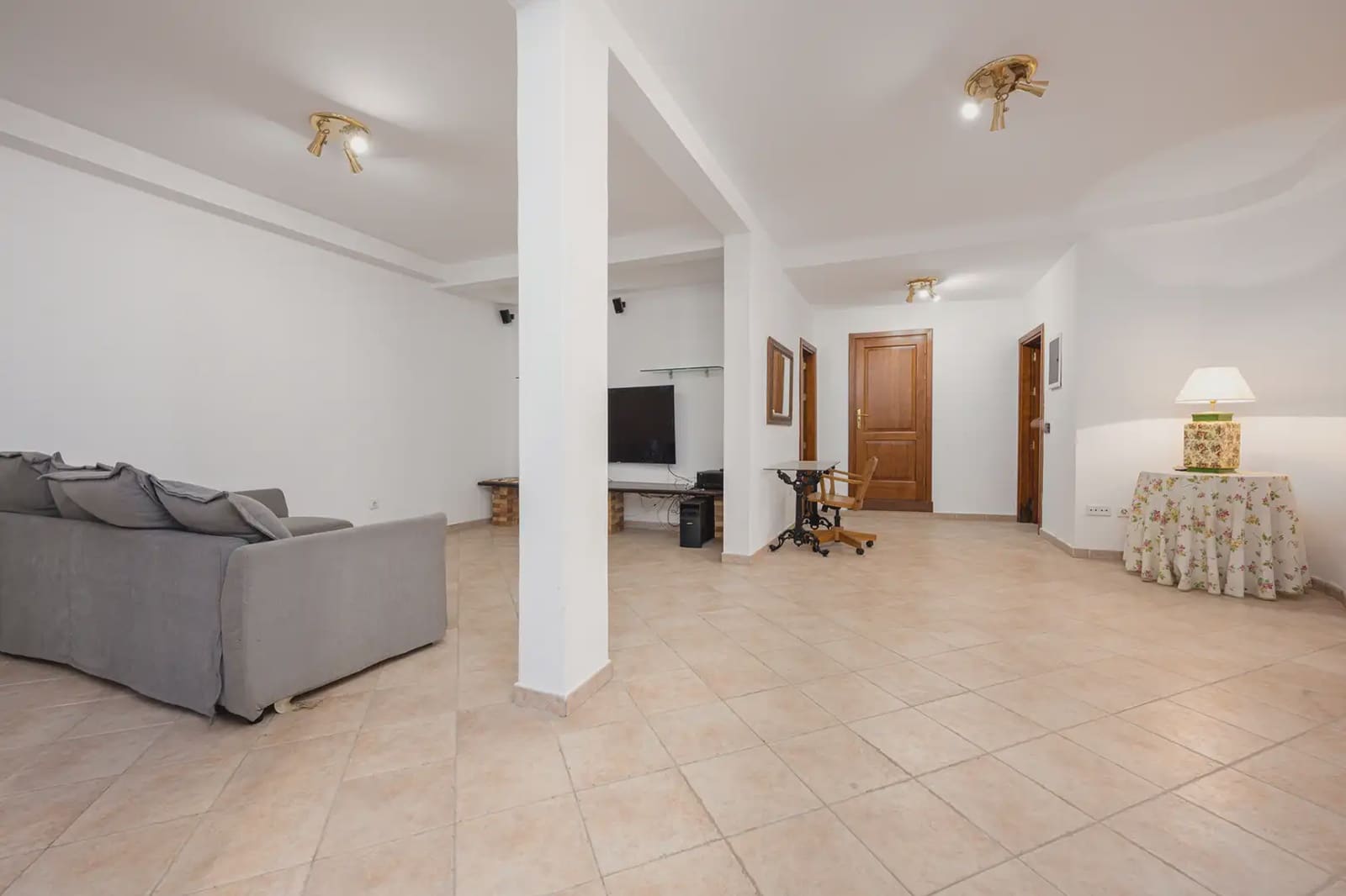 4 sypialnia Willa na sprzedaż w San Bartolome de Tirajana z basenem garażem - 1 350 000 € (Ref: 10024702)