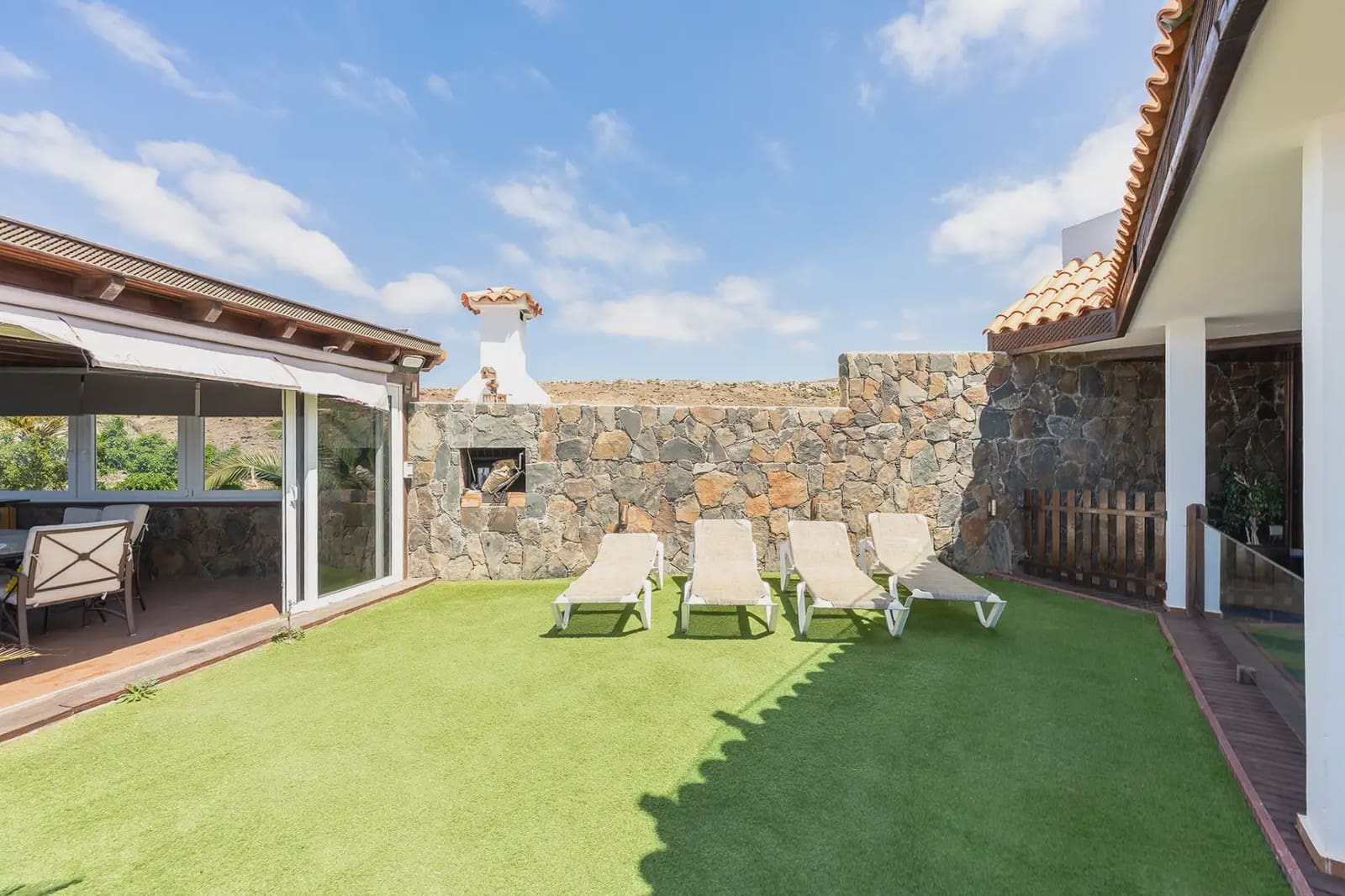 4 sypialnia Willa na sprzedaż w San Bartolome de Tirajana z basenem garażem - 1 350 000 € (Ref: 10024702)