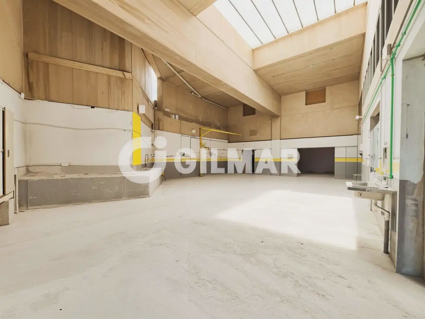 Kaupallinen myytävänä paikassa Arona - 444 000 € (Ref: 10034746)