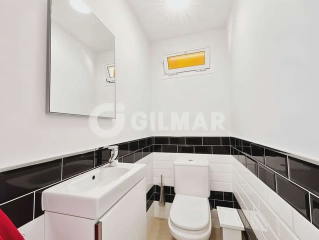 3 makuuhuone Rivitalo myytävänä paikassa San Eugenio Alto, Adeje mukana uima-altaan 
autotalli - 934 500 € (Ref: 10048072)