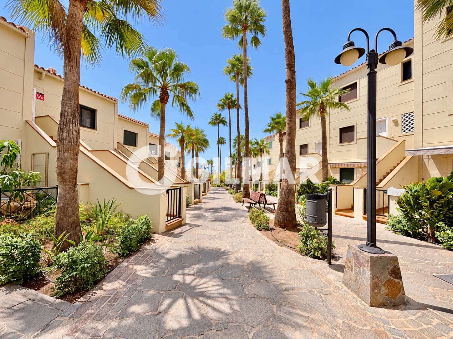 1 soveværelse Lejlighed til salg i Playa del Duque med swimmingpool - € 350.000 (Ref: 10077268)