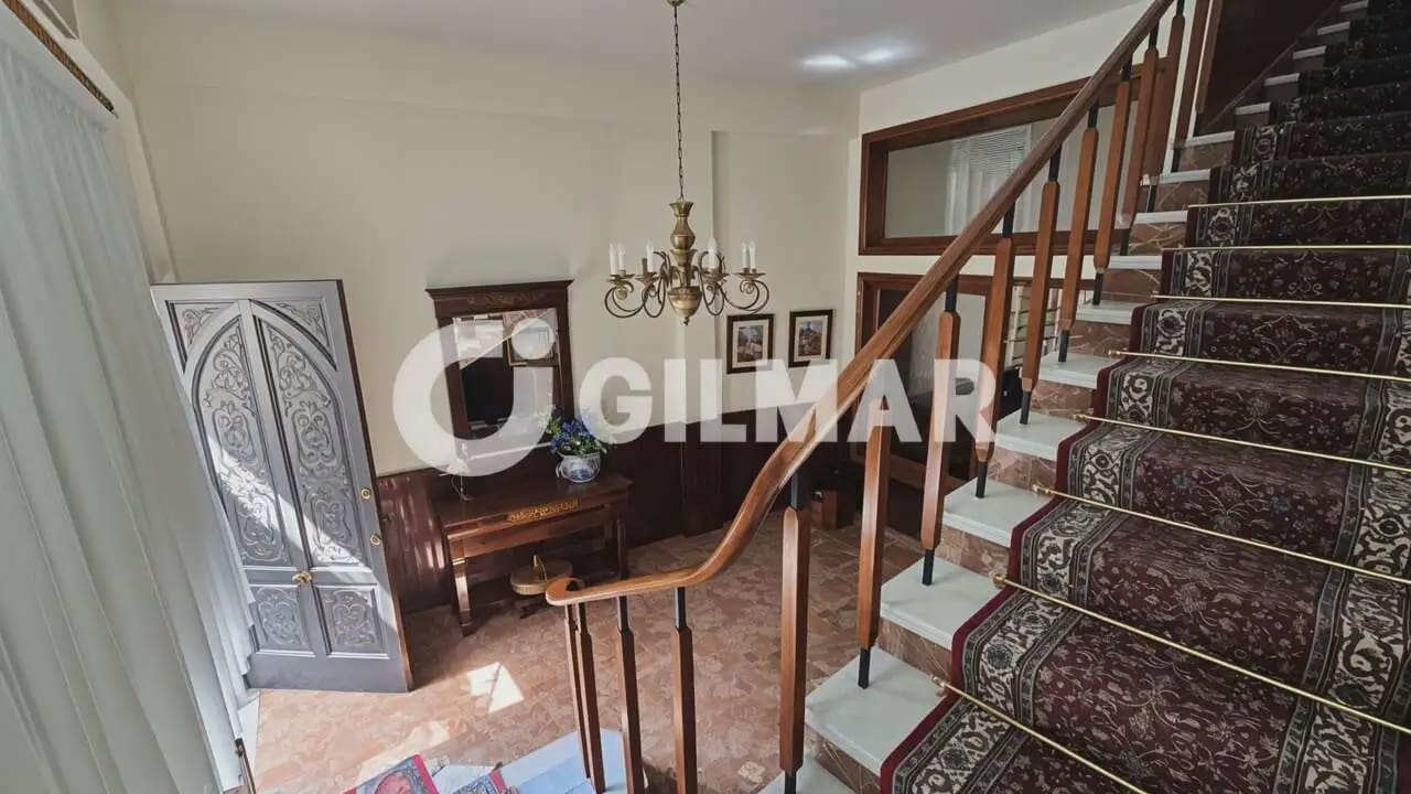 7 bedroom Semi-detached Villa for sale in Guia de Isora with garage - € 450,000 (Ref: 10168989)