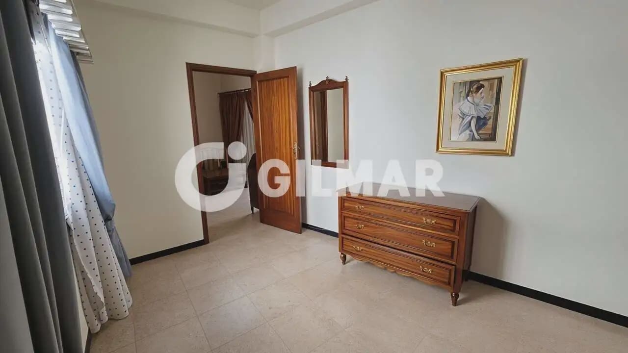 7 bedroom Semi-detached Villa for sale in Guia de Isora with garage - € 450,000 (Ref: 10168989)