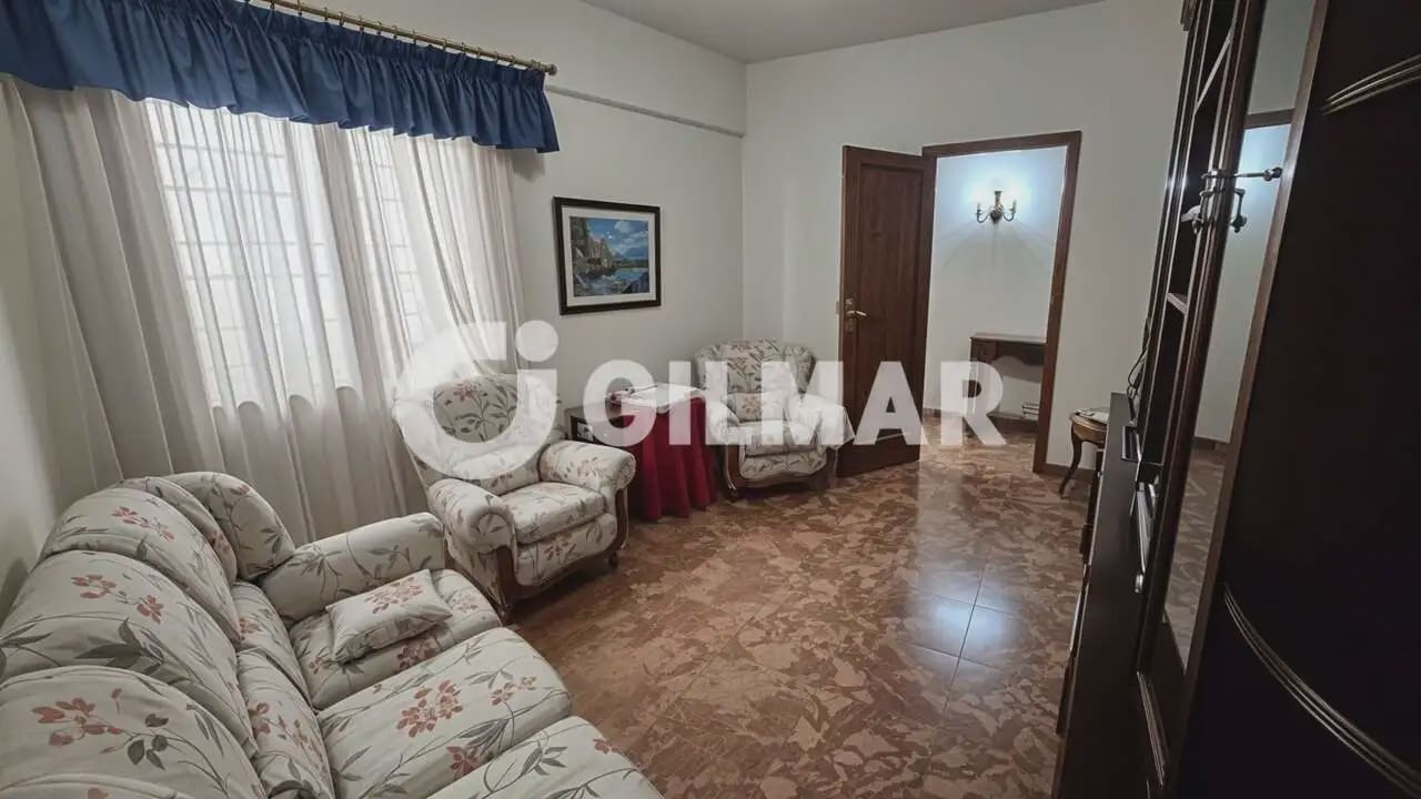 7 bedroom Semi-detached Villa for sale in Guia de Isora with garage - € 450,000 (Ref: 10168989)