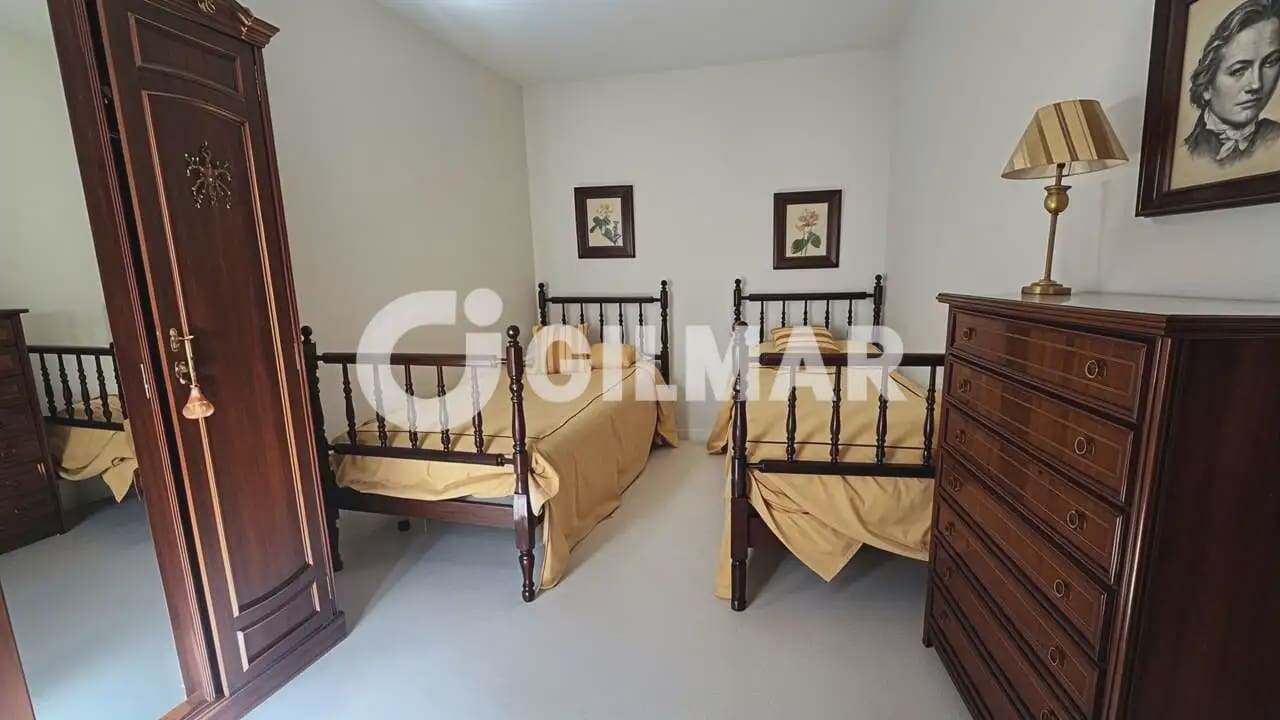 7 bedroom Semi-detached Villa for sale in Guia de Isora with garage - € 450,000 (Ref: 10168989)