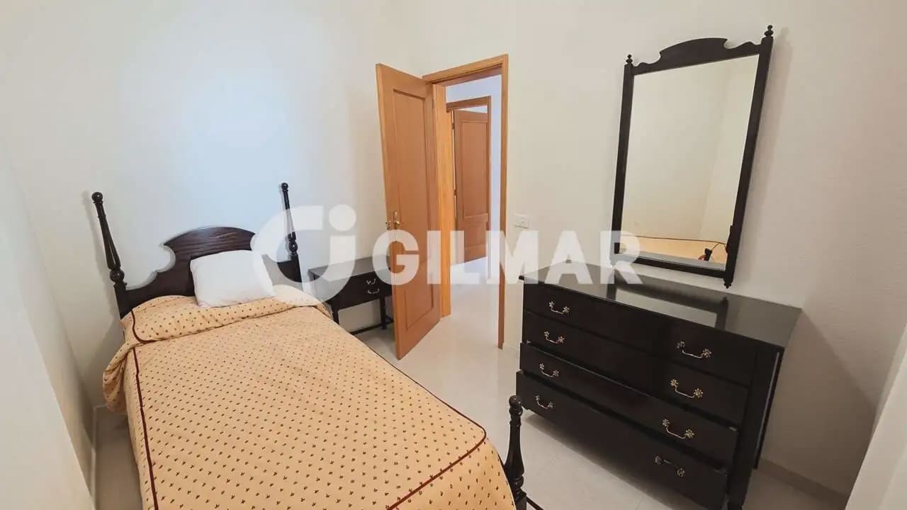 7 bedroom Semi-detached Villa for sale in Guia de Isora with garage - € 450,000 (Ref: 10168989)