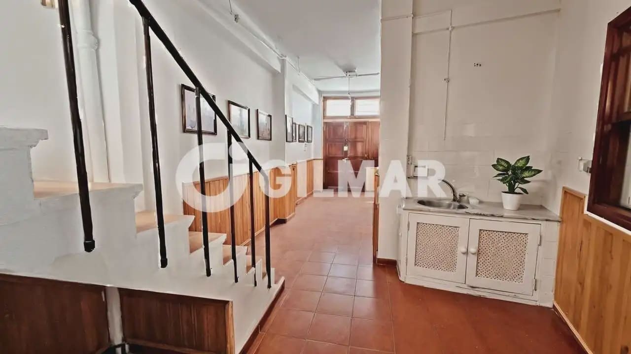 7 bedroom Semi-detached Villa for sale in Guia de Isora with garage - € 450,000 (Ref: 10168989)