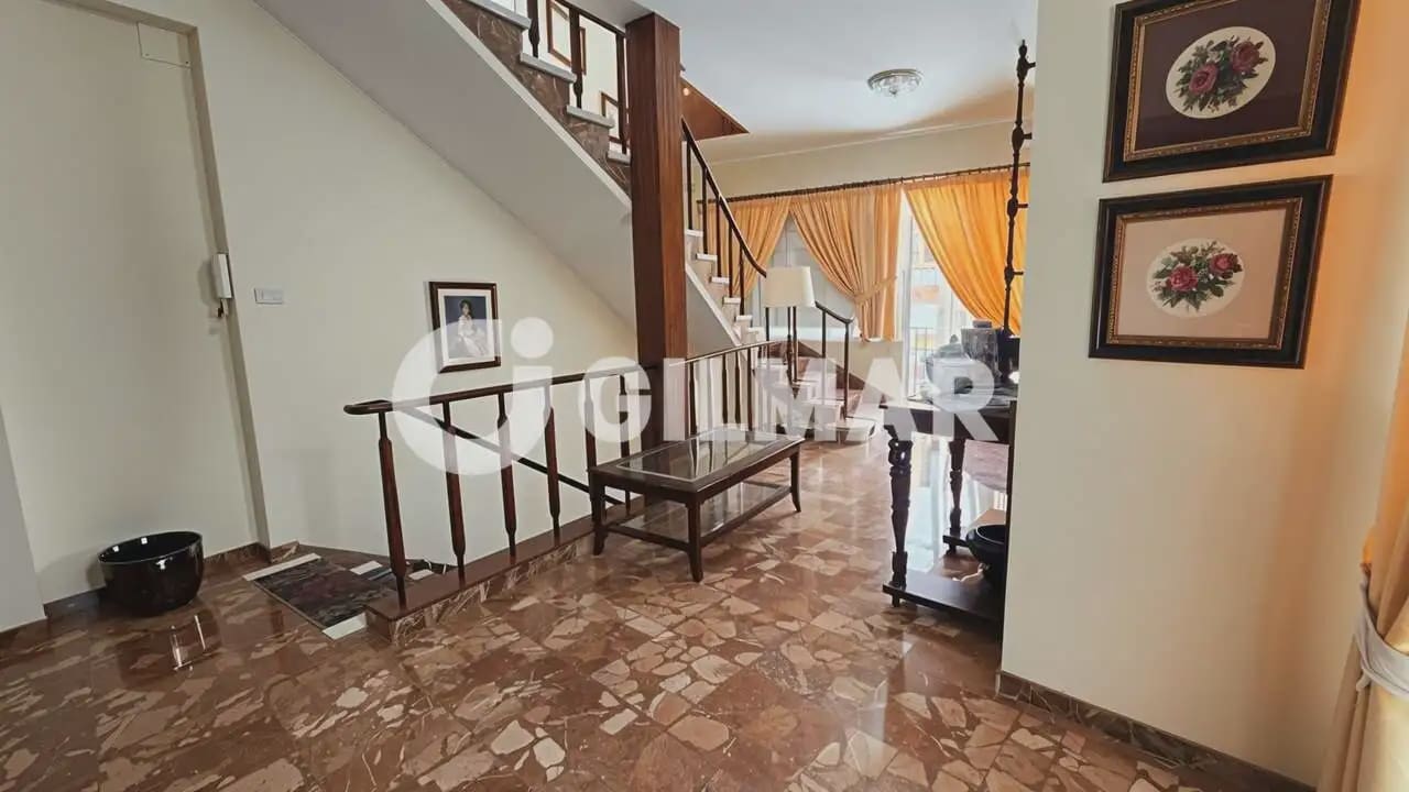 7 bedroom Semi-detached Villa for sale in Guia de Isora with garage - € 450,000 (Ref: 10168989)