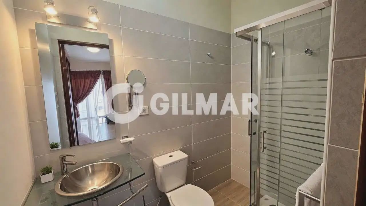 7 bedroom Semi-detached Villa for sale in Guia de Isora with garage - € 450,000 (Ref: 10168989)
