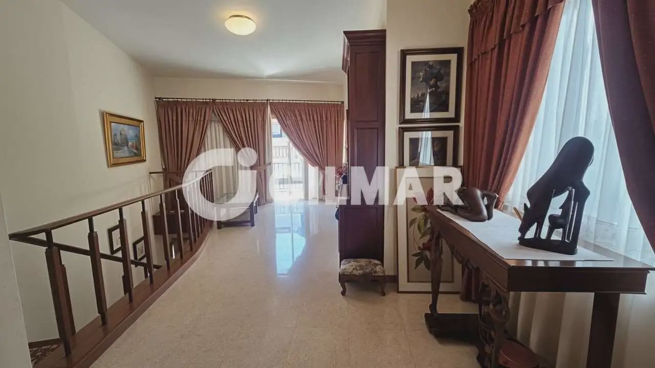 7 bedroom Semi-detached Villa for sale in Guia de Isora with garage - € 450,000 (Ref: 10168989)