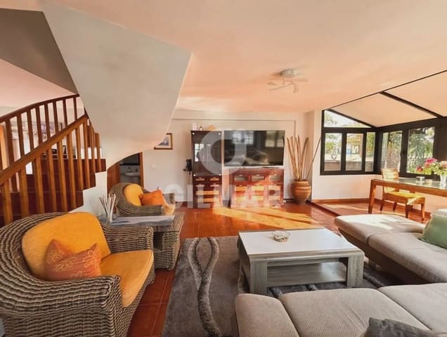 3 soveværelse Semi-Rækkehus til salg i Costa del Silencio, Arona med swimmingpool - € 425.000 (Ref: 10169004)