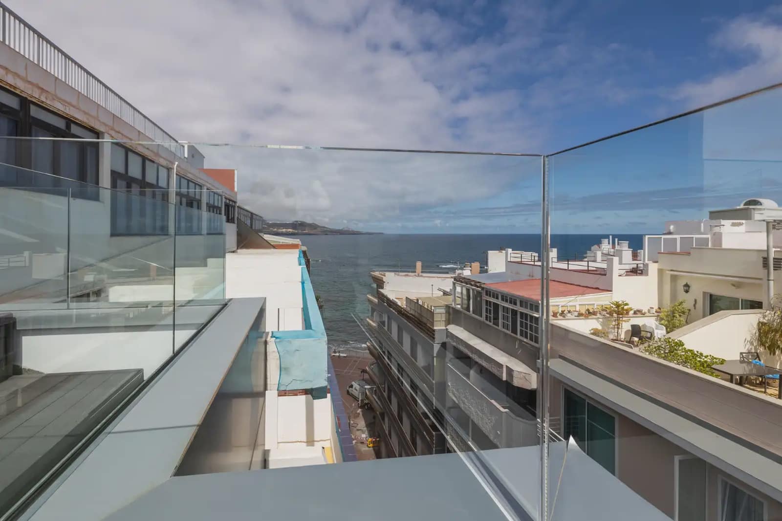 2 bedroom Penthouse for sale in Las Palmas de Gran Canaria - € 887,000 (Ref: 10169009)