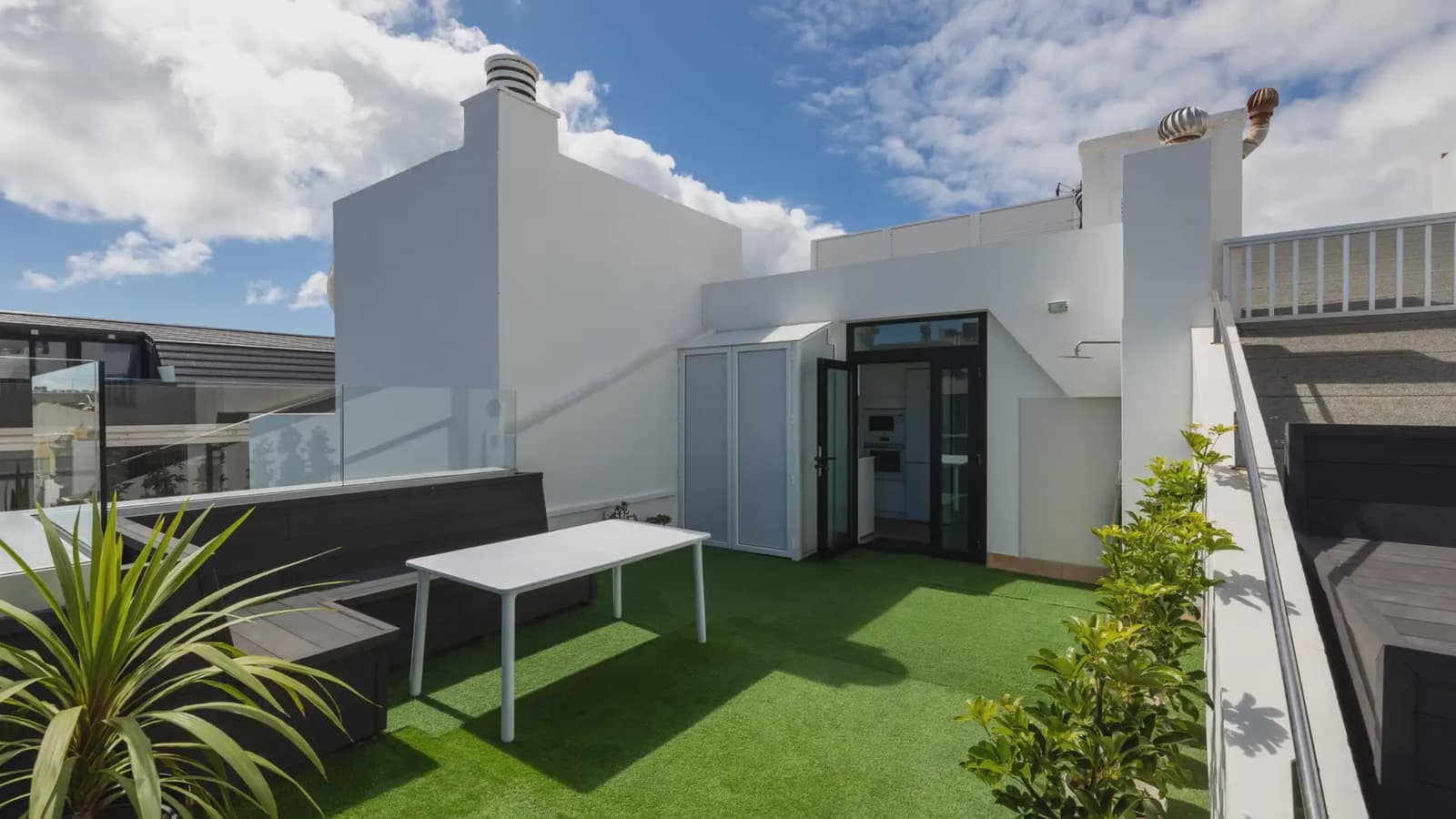 2 bedroom Penthouse for sale in Las Palmas de Gran Canaria - € 887,000 (Ref: 10169009)