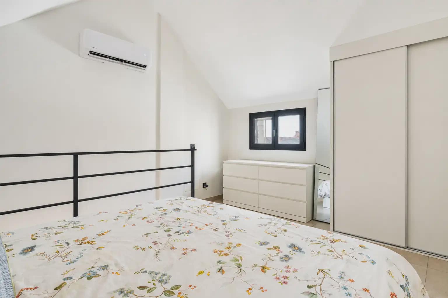 1 bedroom Apartment for sale in Las Palmas de Gran Canaria with garage - € 300,000 (Ref: 10169027)
