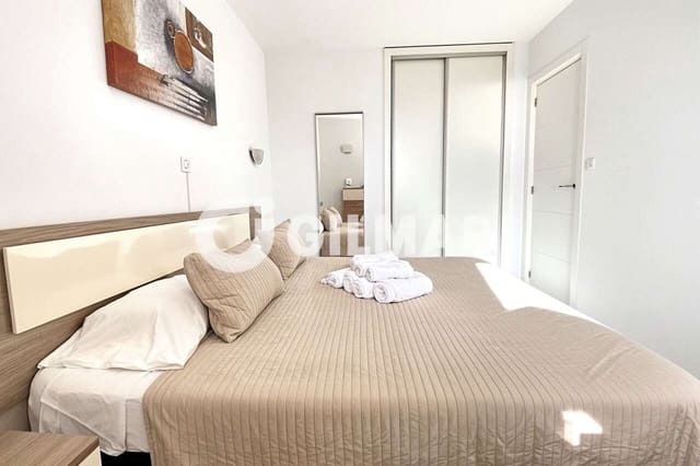Appartement te koop in Playa de las Americas, Arona met zwembad - € 315.000 (Ref: 10172464)