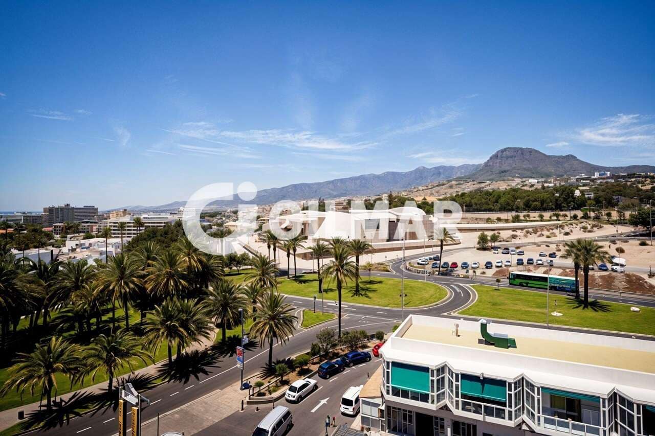 Lägenhet till salu i Playa de las Americas med pool - 315 000 € (Ref: 10172464)