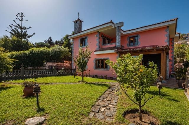 4 soveværelse Villa til salg i Santa Brígida med swimmingpool garage - € 850.000 (Ref: 7797785)