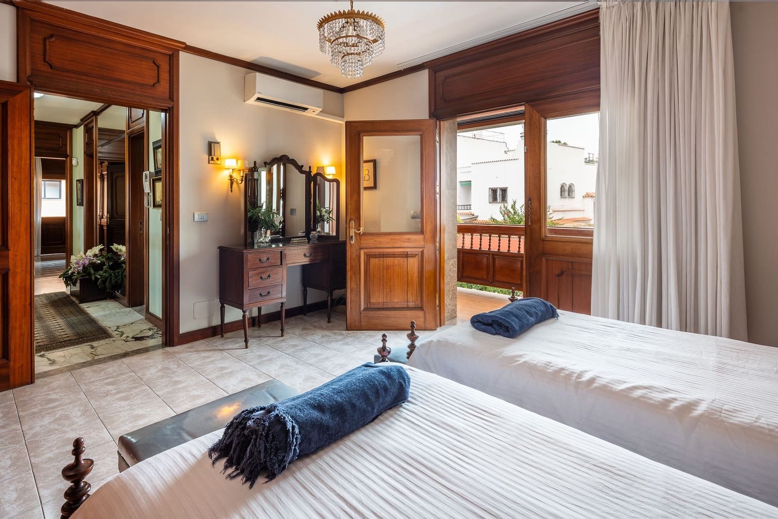 5 sypialnia Willa na sprzedaż w Las Palmas de Gran Canaria z basenem garażem - 1 800 000 € (Ref: 7797790)