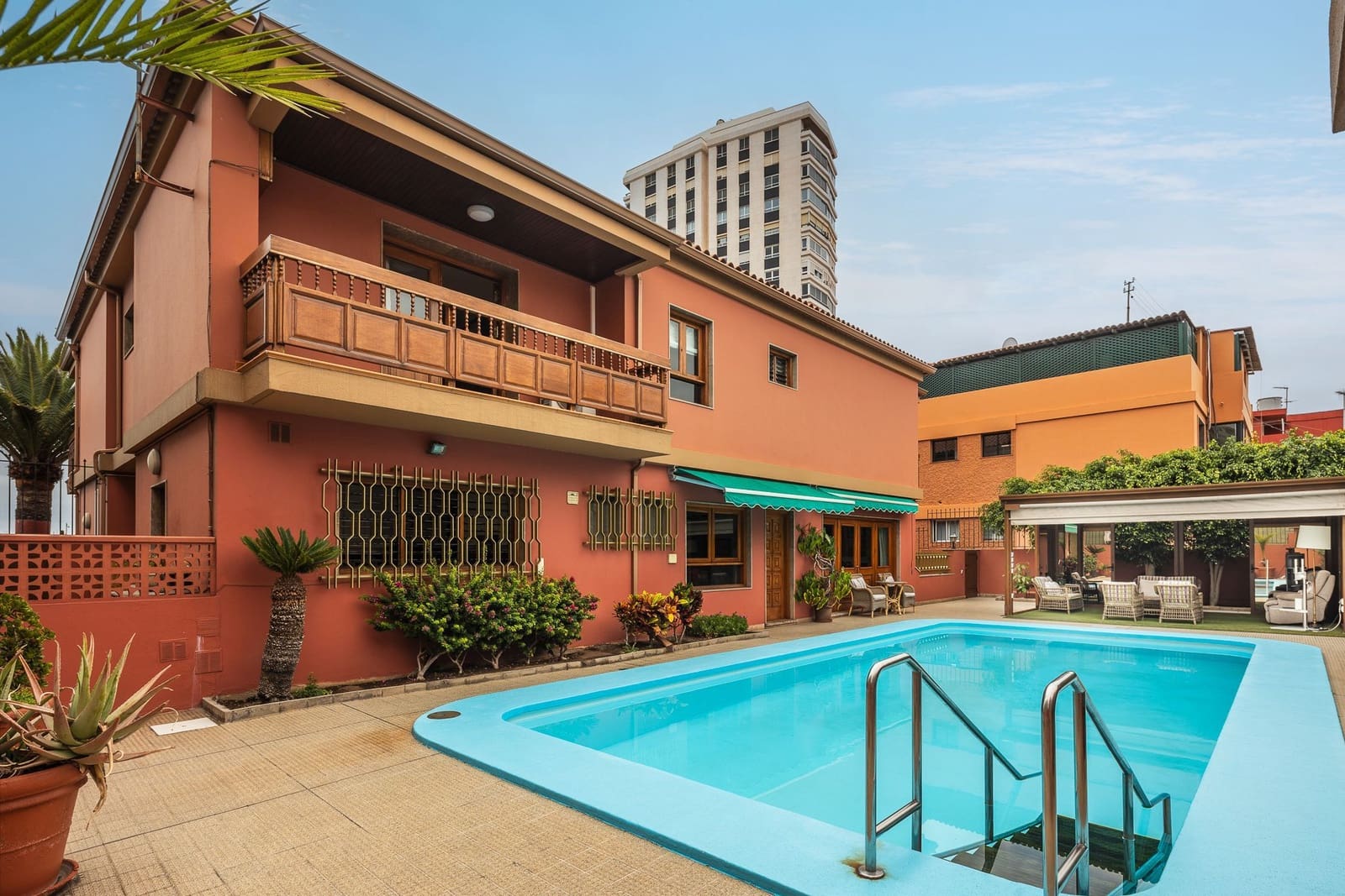 5 sypialnia Willa na sprzedaż w Las Palmas de Gran Canaria z basenem garażem - 1 800 000 € (Ref: 7797790)