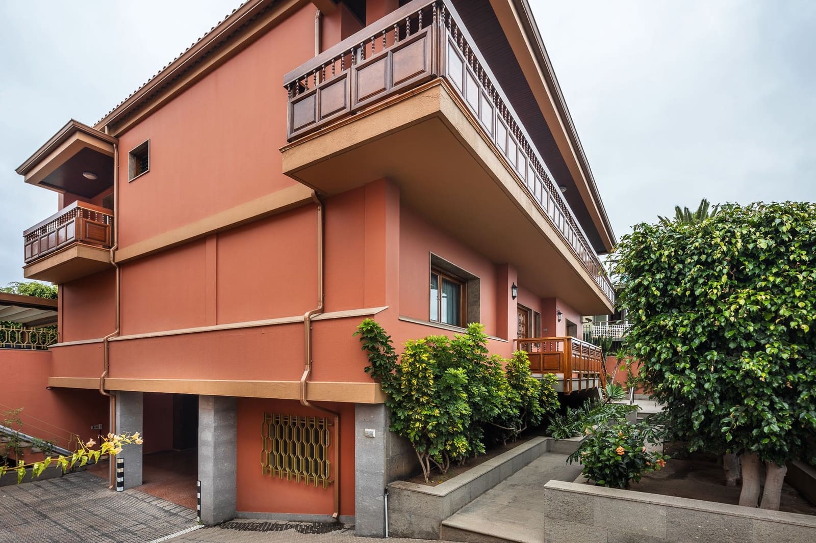 5 sypialnia Willa na sprzedaż w Las Palmas de Gran Canaria z basenem garażem - 1 800 000 € (Ref: 7797790)