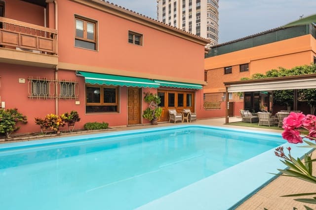 5 chambre Villa/Maison à vendre à Ciudad Jardín, Las Palmas de Gran Canaria avec piscine garage - 1 800 000 € (Ref: 7797790)