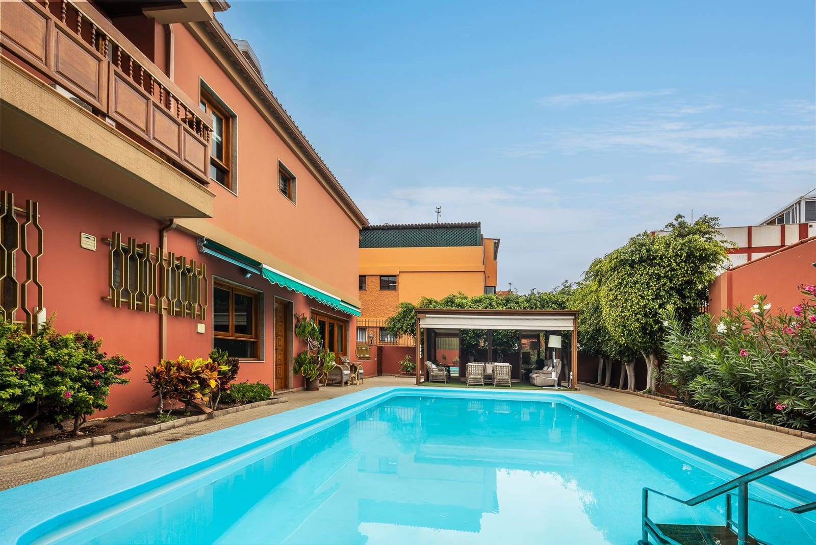 5 sypialnia Willa na sprzedaż w Las Palmas de Gran Canaria z basenem garażem - 1 800 000 € (Ref: 7797790)