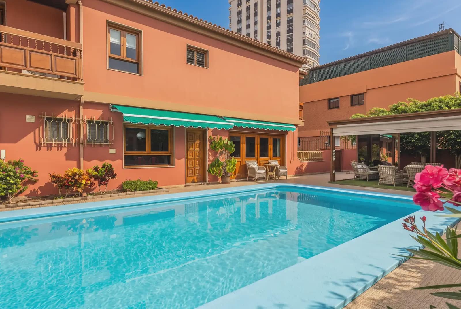 5 bedroom Villa for sale in Las Palmas de Gran Canaria with pool garage - € 1,800,000 (Ref: 7797790)