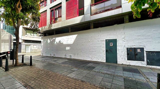 Commercieel te koop in Santa Catalina - Canteras, Las Palmas de Gran Canaria - € 310.000 (Ref: 7855047)