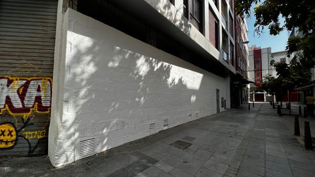 Commercieel te koop in Santa Catalina - Canteras, Las Palmas de Gran Canaria - € 310.000 (Ref: 7855047)