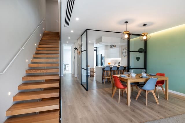 4 makuuhuone Rivitalo myytävänä paikassa Ciudad Jardín, Las Palmas de Gran Canaria mukana 
autotalli - 680 000 € (Ref: 8338560)