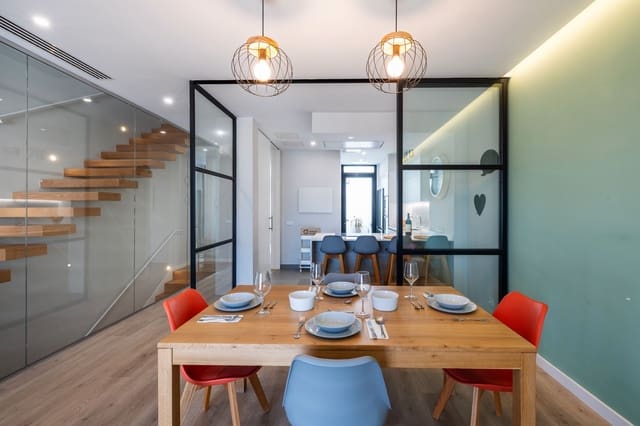 4 makuuhuone Rivitalo myytävänä paikassa Ciudad Jardín, Las Palmas de Gran Canaria mukana 
autotalli - 680 000 € (Ref: 8338560)