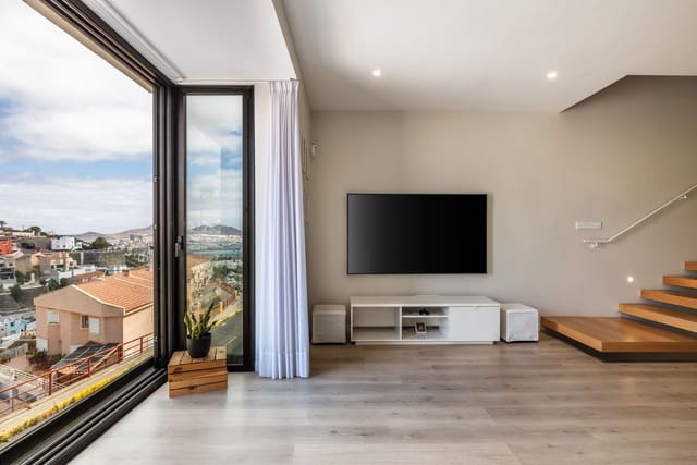 4 makuuhuone Rivitalo myytävänä paikassa Ciudad Jardín, Las Palmas de Gran Canaria mukana 
autotalli - 680 000 € (Ref: 8338560)