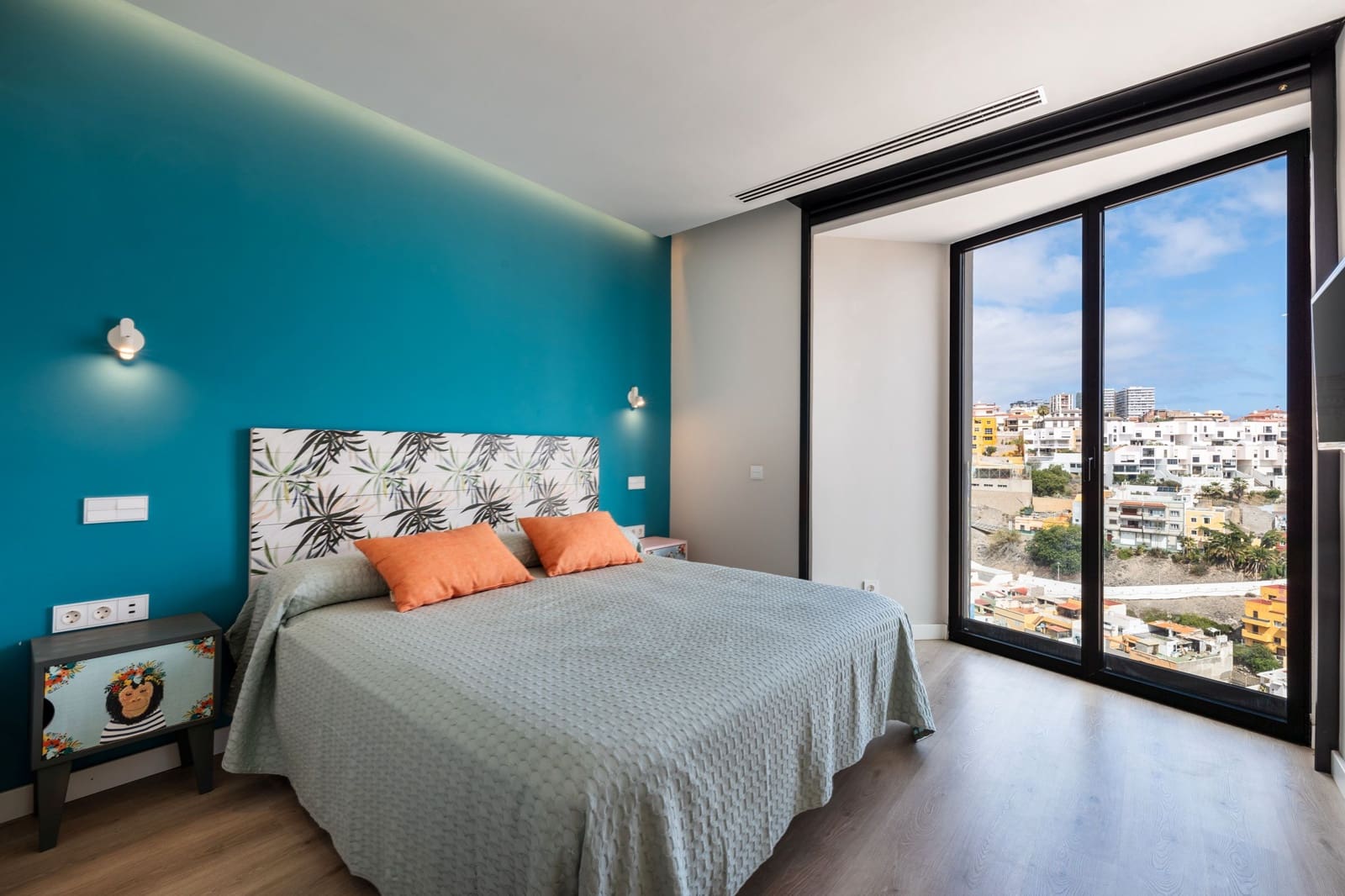 4 soveværelse Rækkehus til salg i Las Palmas de Gran Canaria med garage - € 680.000 (Ref: 8338560)