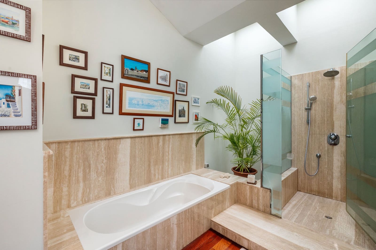 4 soveværelse Villa til salg i Las Palmas de Gran Canaria med garage - € 1.190.000 (Ref: 8433859)