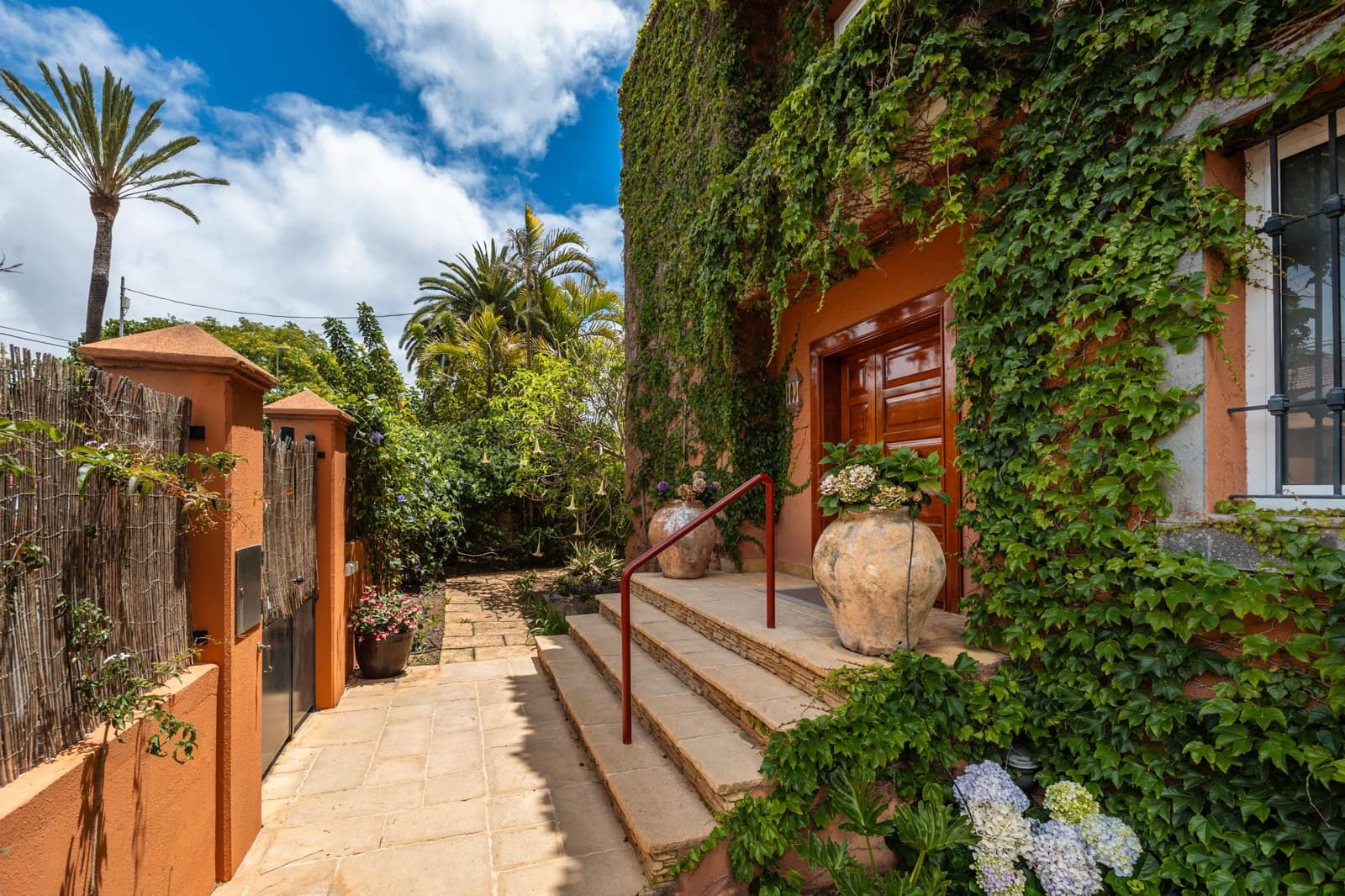 4 soveværelse Villa til salg i Las Palmas de Gran Canaria med garage - € 1.190.000 (Ref: 8433859)